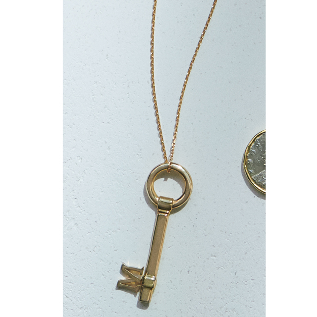 ネックレス¥138,000/ホワイトオフィス(ジジ)