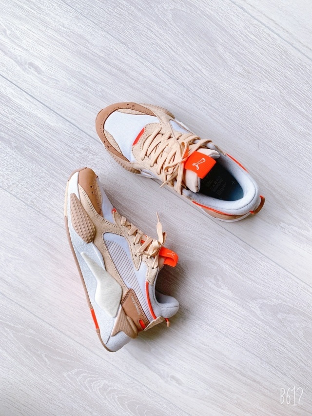 スニーカー:PUMA