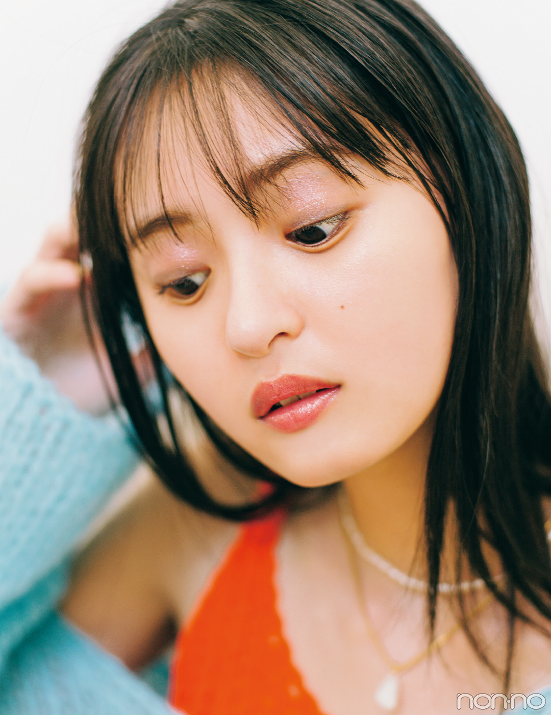 遠藤さくらが新色コスメをお見立て♡ 秋も目元は「キラキラ」に_1_2