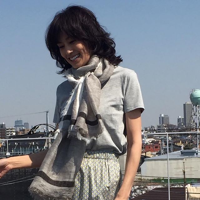 「アラフィーサングラス」高橋里奈さんオフショットをお届け_1_2