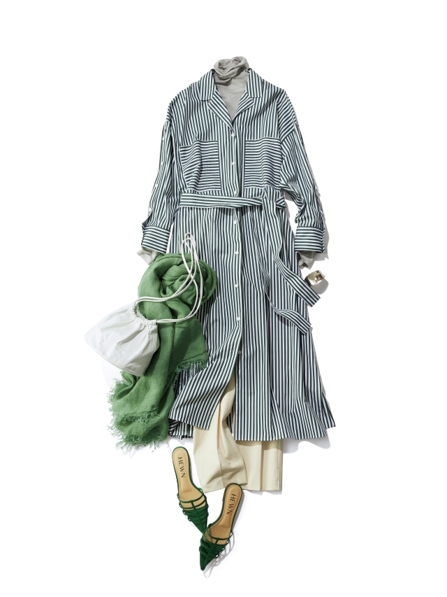 シャツワンピースを気軽に楽しむ ベルトをアクセントに ベージュとストライプのシャツワンピ Web Eclat 50代女性のためのファッション ビューティ ライフスタイル最新情報