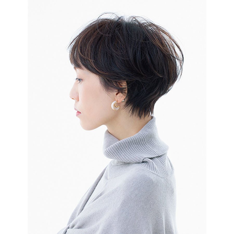 ダークカラーベースでハイライトがマニッシュに昇華 40代のショートヘア ファッション誌marisol マリソル Online 40代 をもっとキレイに 女っぷり上々