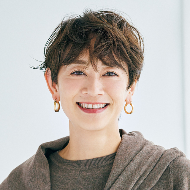 前髪のクセは ポイントパーマを当ててニュアンスカールでカバー 50代髪型 ヘアスタイル Web Eclat 50代女性のためのファッション ビューティ ライフスタイル最新情報