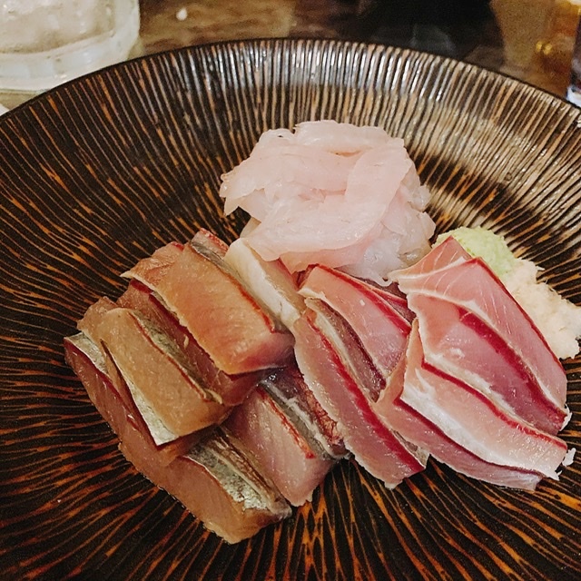 こっちはしめサバ。