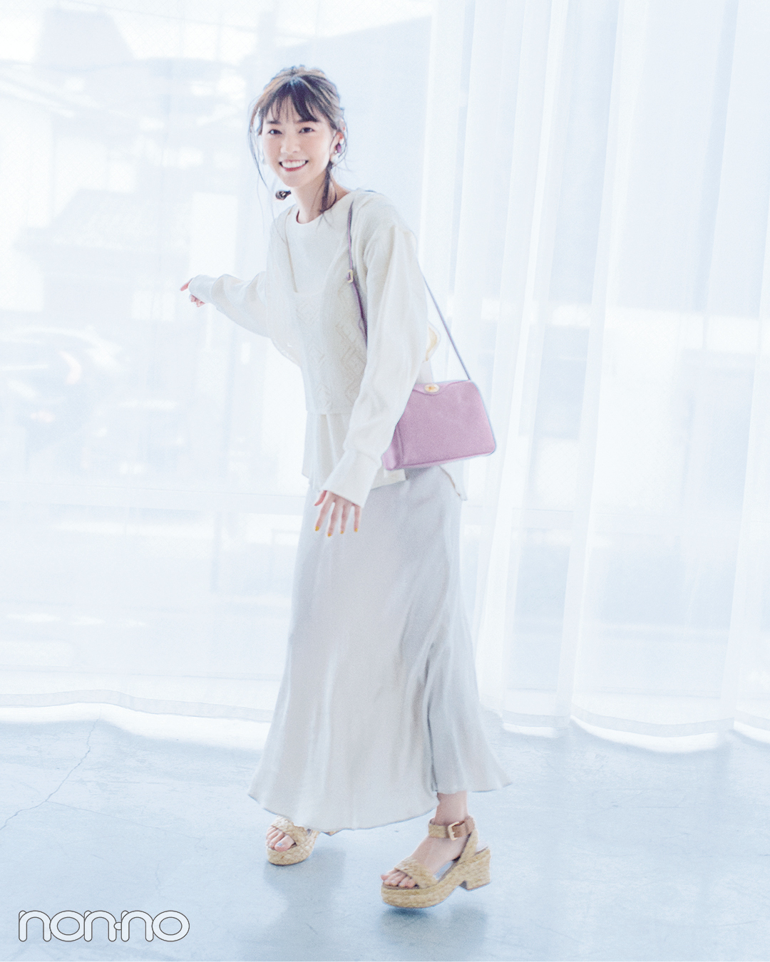 西野七瀬&堀田真由のベージュでワントーンコーデ★_1_3