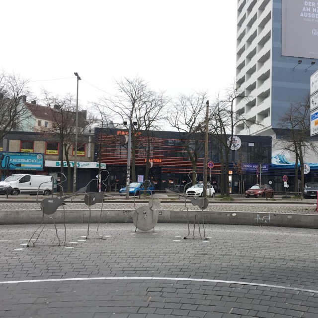ビートルズ広場 Beatles Platz