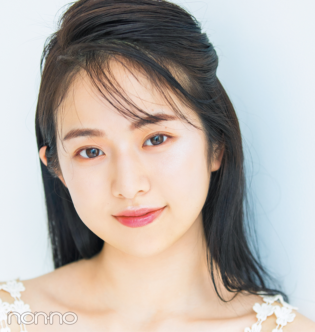 人気Youtuberの「色素薄く見えるヘアメイク」ぜんぶやってみた!_1_9
