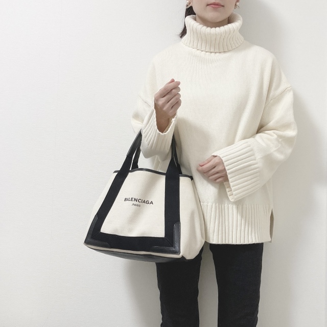 H&Mのニット。 タートルネックセーター