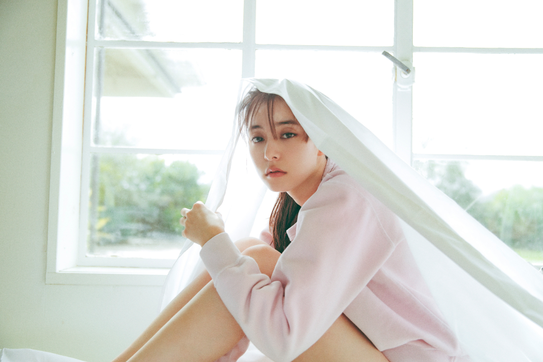 新木優子のビューティスタイルブック「新木式」の未公開カット5
