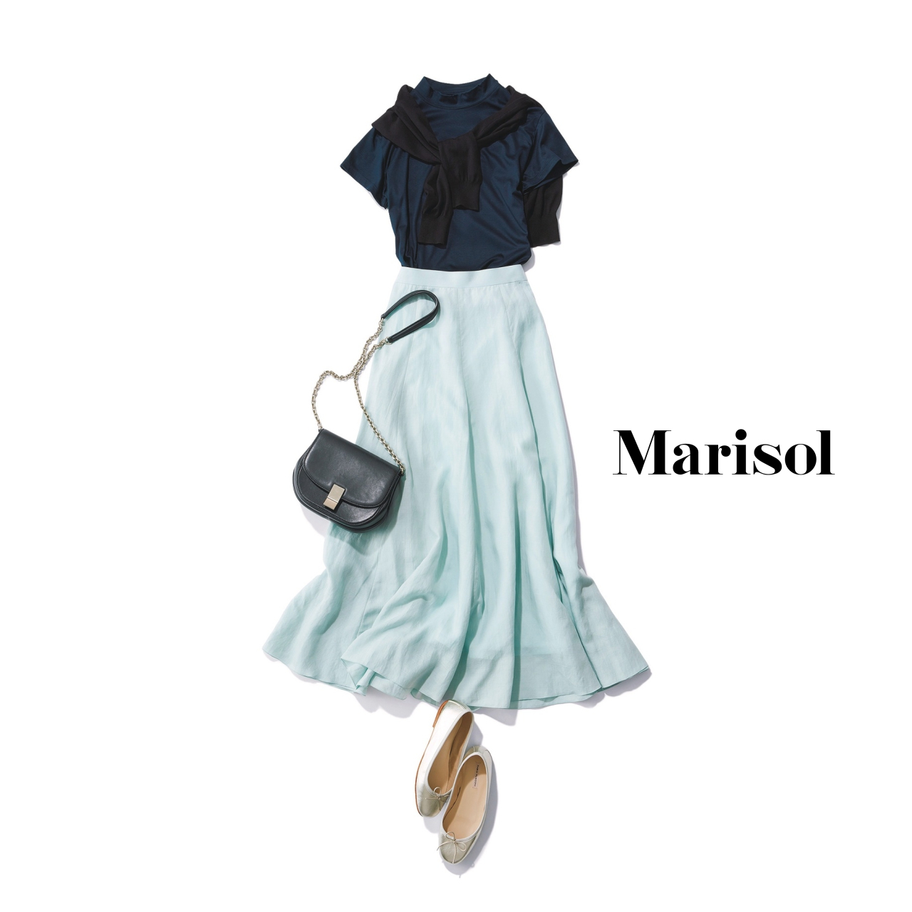 この艶感がいつものコーデをオフィス仕様へと一気にシフトしてくれる 7 31コーデ ファッション誌marisol マリソル 40代をもっとキレイに 女っぷり上々