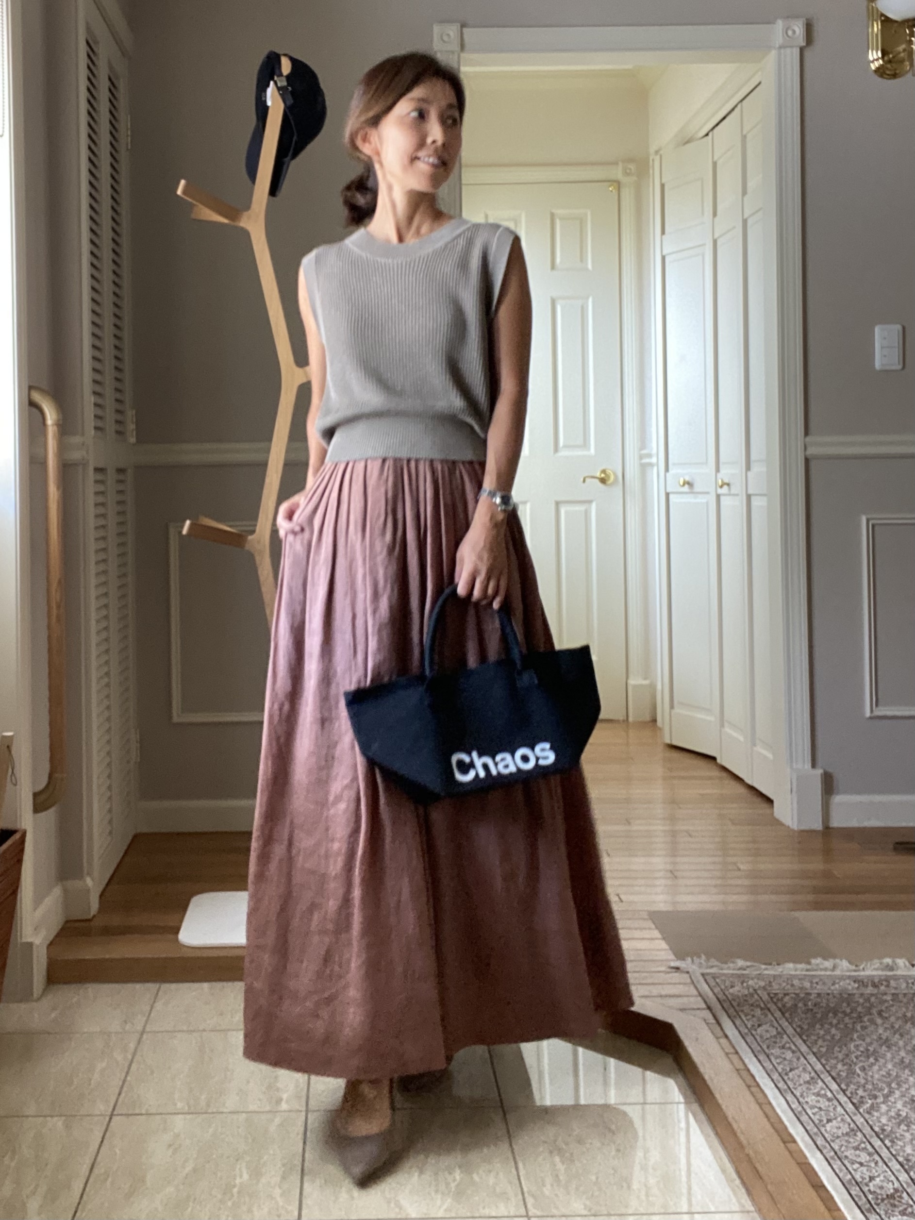 おしゃれなアラフィーのお気に入りバッグ カオス エクラ 黒バスケット型トート Web Eclat 50代女性のためのファッション ビューティ ライフスタイル最新情報 おしゃれなアラフィーのお気に入りバッグ カオス エクラ 黒バスケット型トート Web Eclat 50代女性のためのファッション ビューティ ライフスタイル最新情報