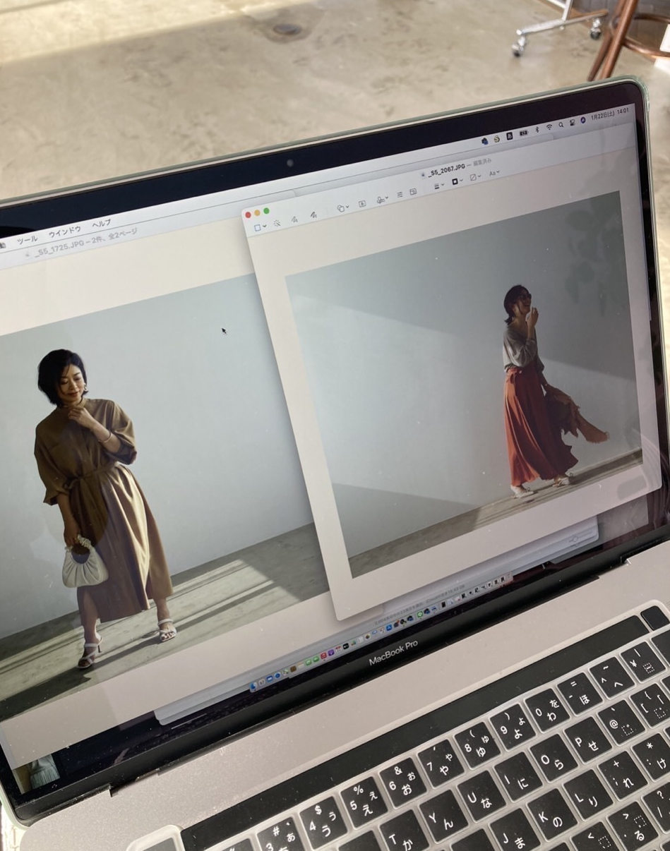 隣り合う予定の写真、2枚の候補を並べて。(お手元に雑誌があれば、p36、37への途中経過です)