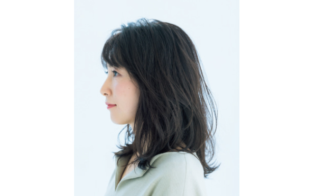 リフトアップ効果とおしゃれ感を両立したヘアスタイルのサイド