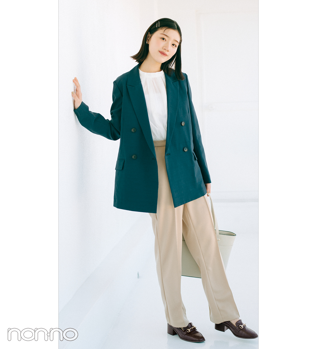 カジュアル派おすすめ仕事でもプライベートでも活躍するビットつきローファーコーデ