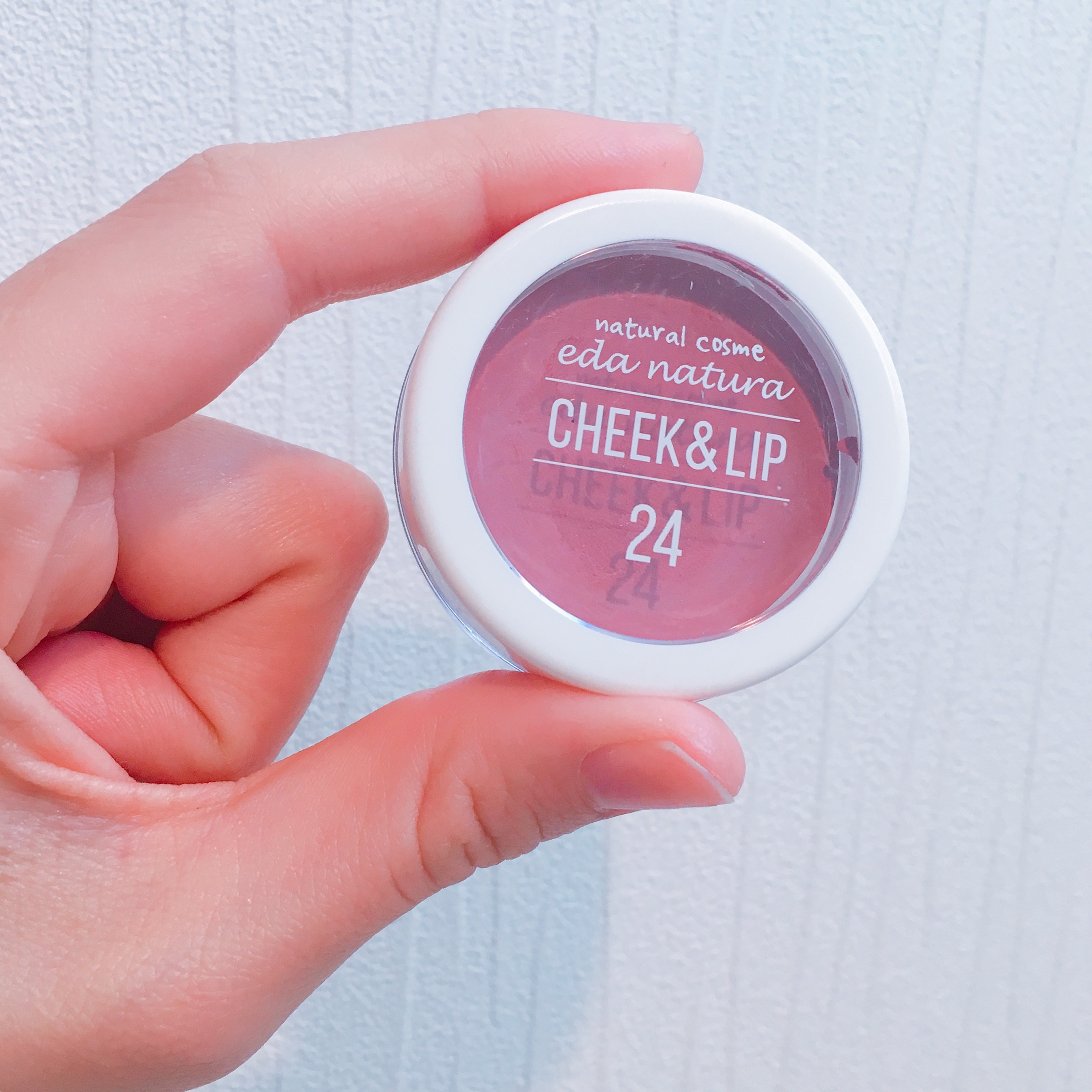 ブルベ肌さんにオススメ ラベンダーメイク Non No Web ファッション 美容 モデル情報を毎日お届け