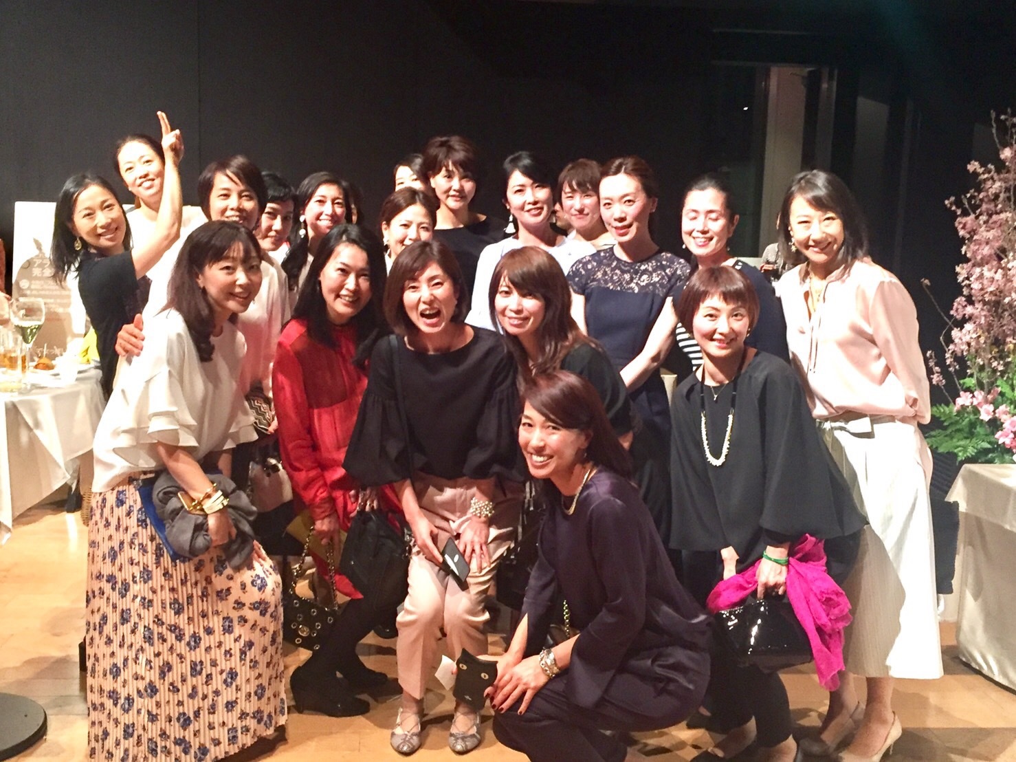働く女っぷりパーティーへは、LAGUNAMOONのレースでボディコンなワンピースでGO 〜!_1_5