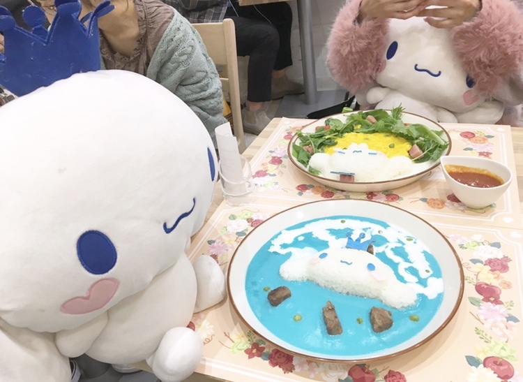 シナモロールカフェの青いメニューが気になる Non No Web ファッション 美容 モデル情報を毎日お届け