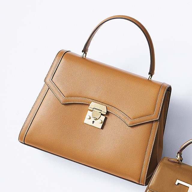 バッグ(ストラップつき、21.5×29×10.5)¥365,200/ストラスブルゴ カスタマーセンター(マーク クロス)