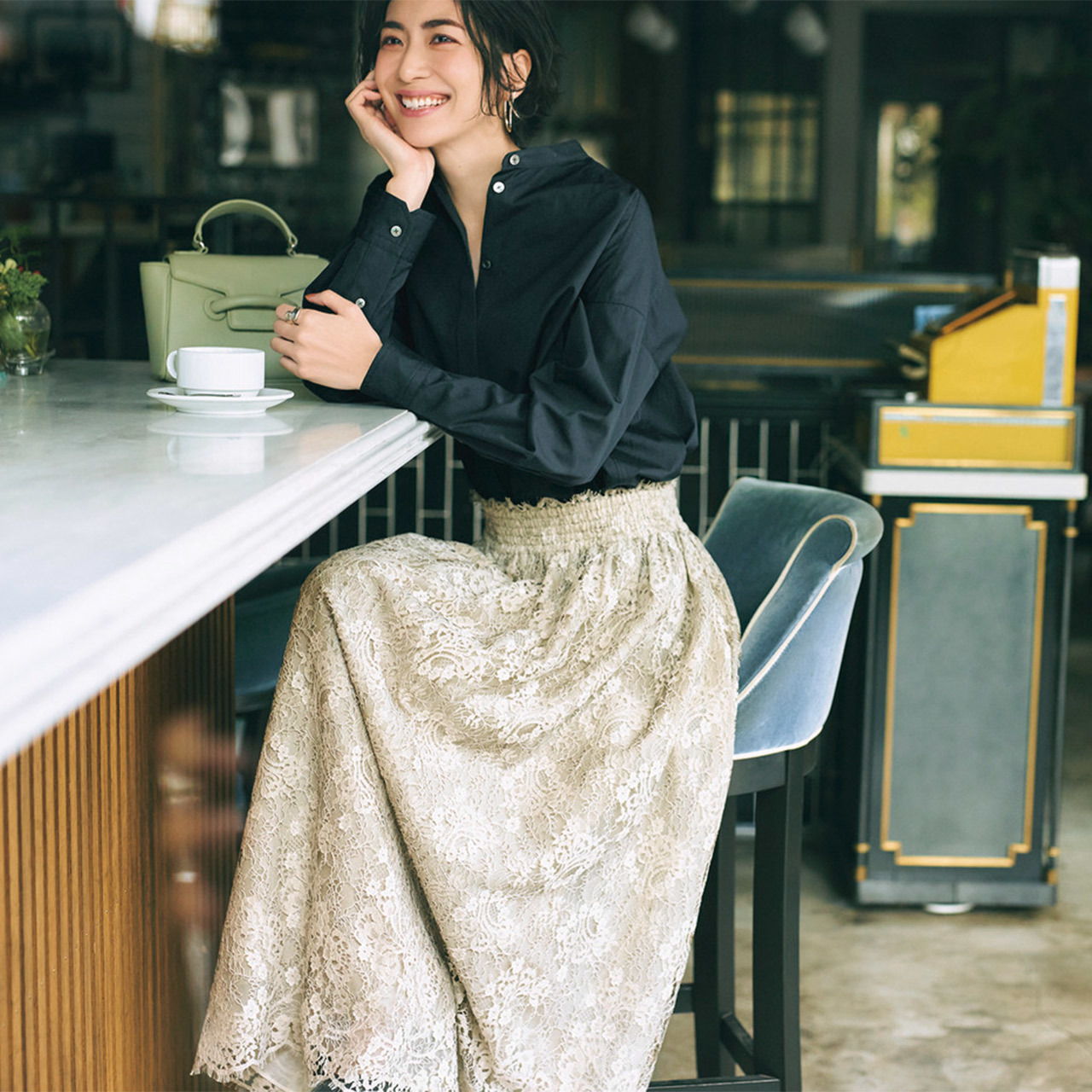 この春のHIT服「シャツ」をアラフォーはこう着る!最旬シャツコーデまとめ|40代ファッション_1_9