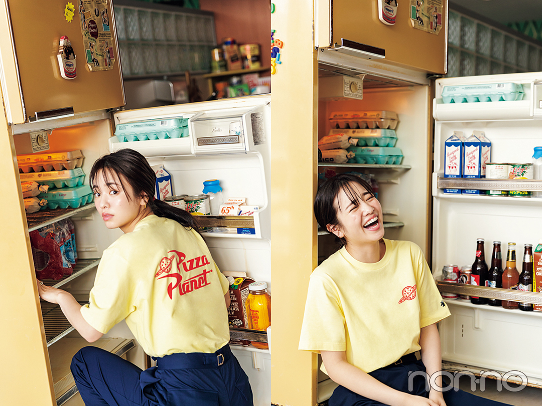 横田真悠が着るバックロゴTシャツコーデ15