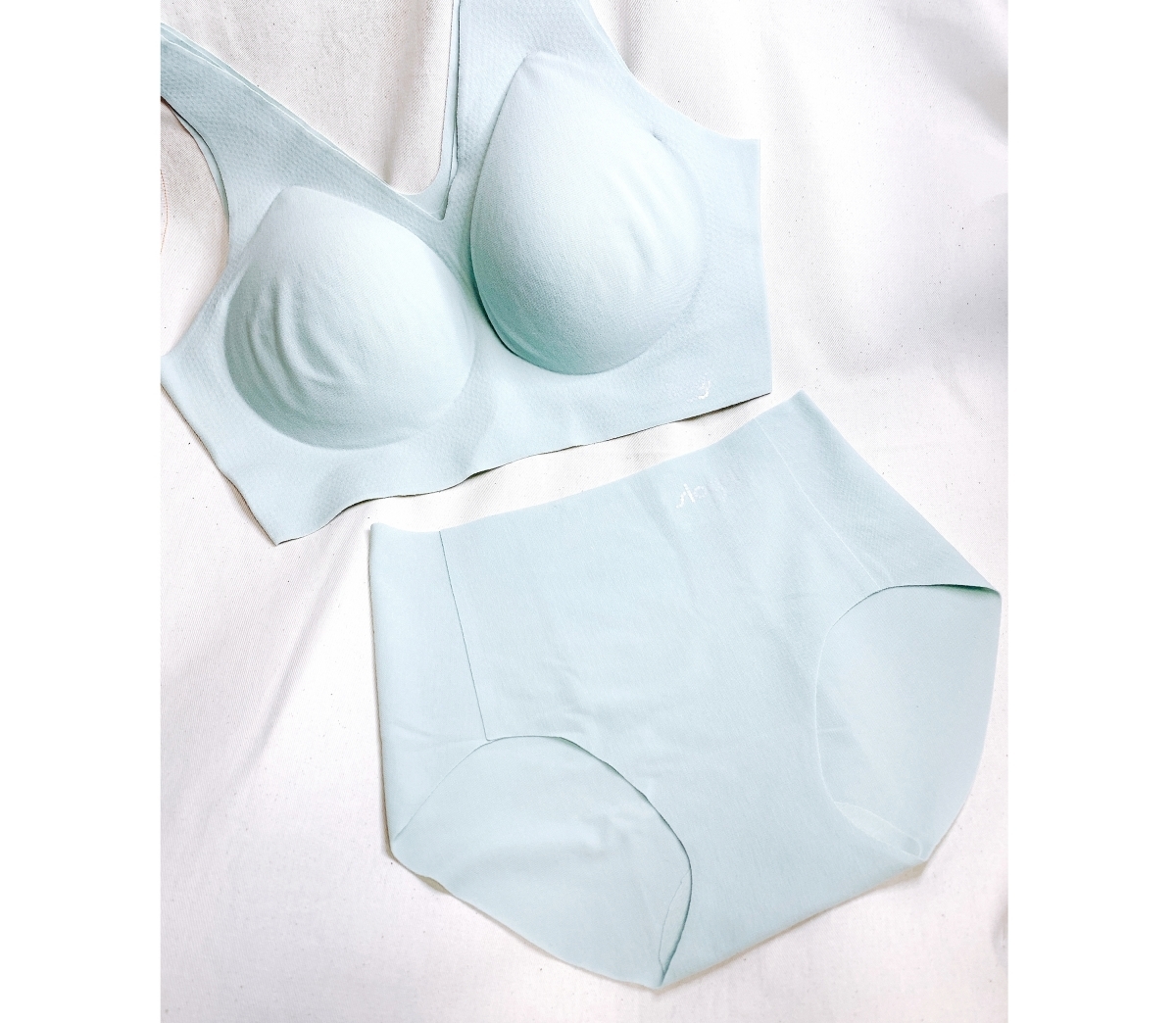 ストレスフリーできれいなバスト 真夏も頼れる スロギー の新作 マーヴェラス原田の40代本気美容 555 ファッション誌marisol マリソル 40代をもっとキレイに 女っぷり上々