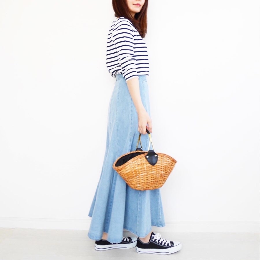 デニムスカートをアップデート Tomomiyuの毎日コーデ ファッション誌marisol マリソル Online 40代 をもっとキレイに 女っぷり上々