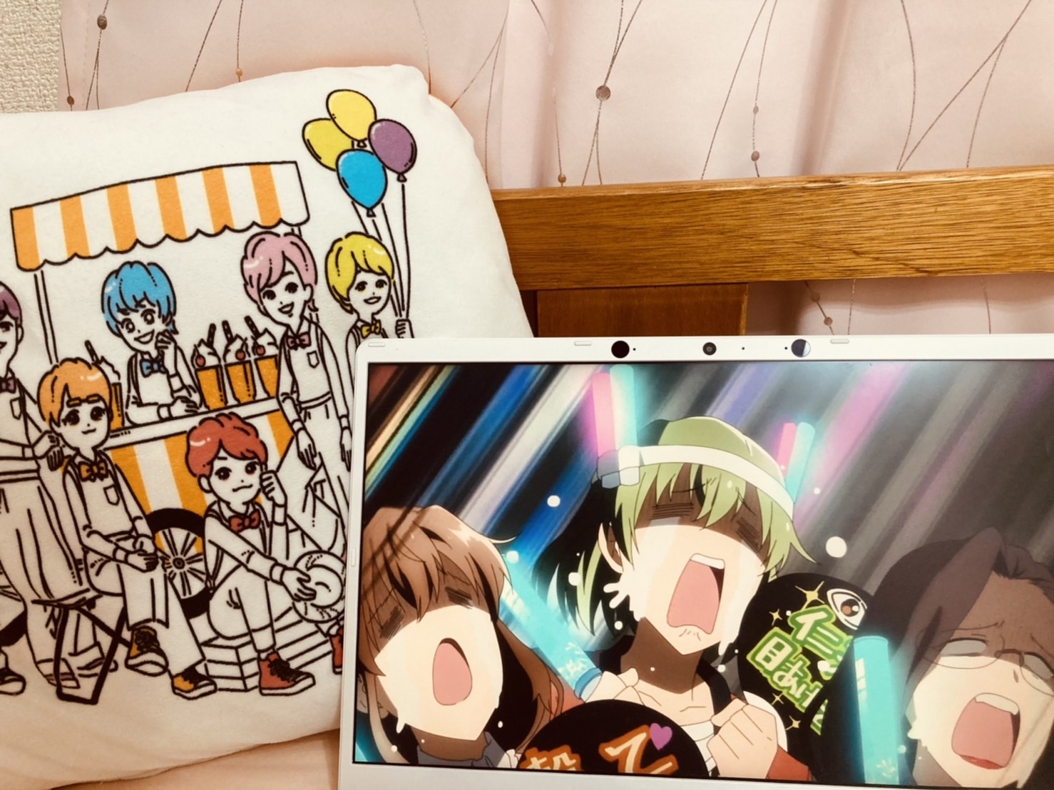 ファンサうちわに 目あけて アイドルオタク な私がドハマり中のアニメを紹介します Non No Web ファッション 美容 モデル情報を毎日お届け