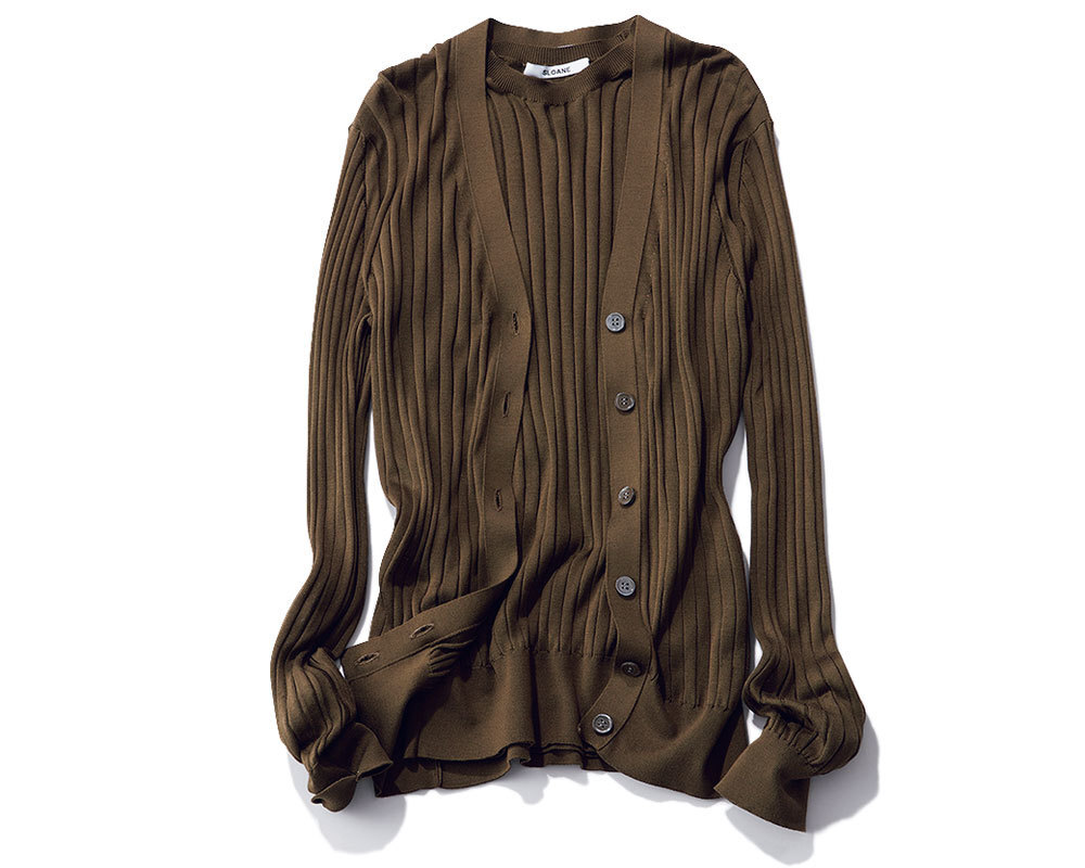 カーディガン¥35,200・ノースリニット¥25,300/スローン
