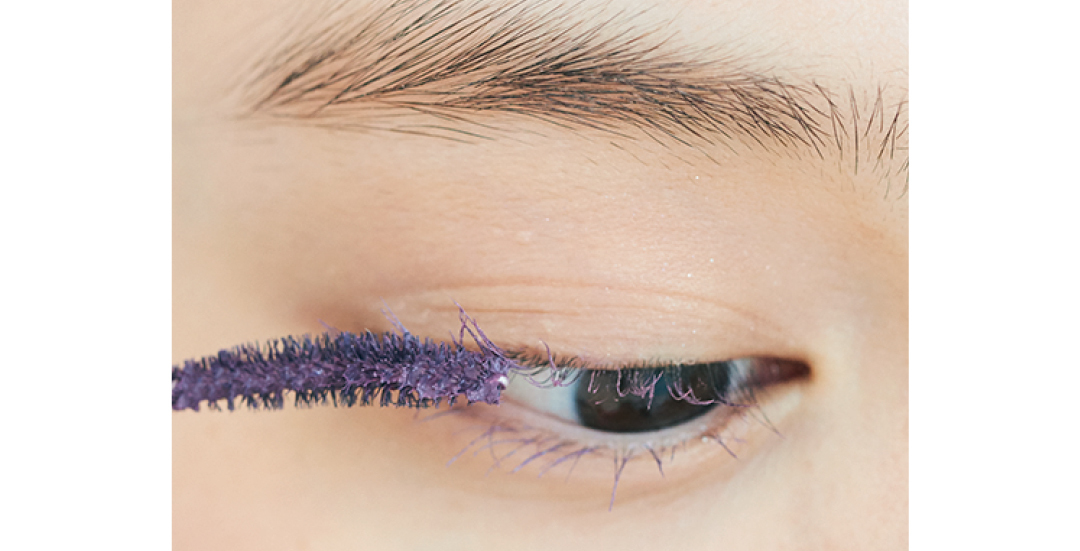 すだれまつげ パープルマスカラで大人の透明感のある目元に Non No Web ファッション 美容 モデル情報を毎日お届け