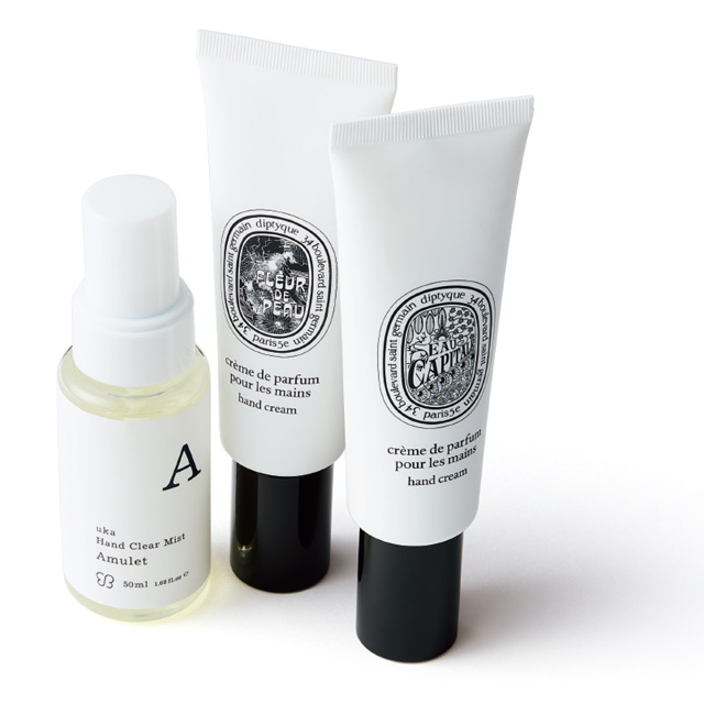 (右から)ハンドクリーム 45ml (オー キャピタル、フルールドゥポー) 各¥5,500/ディプティックジャパン(ディプティック) uka ハンドクリアミスト アミュレット 50ml ¥1,430/uka Tokyo head office(uka)