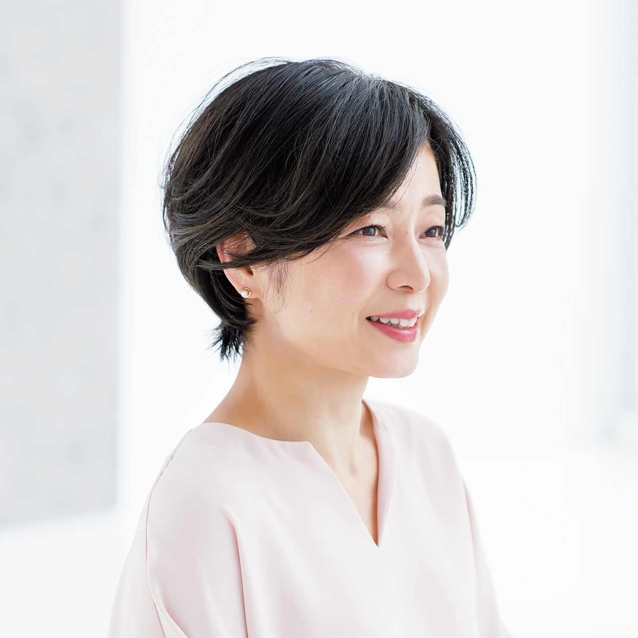 5ページ目 華やかに 女性らしく進化中 大人の春ショートヘア 五選 Web Eclat 50代女性 のためのファッション ビューティ ライフスタイル最新情報 5ページ目 華やかに 女性らしく進化中 大人の春ショートヘア 五選 Web Eclat 50代女性 のためのファッション ビューティ ライフスタイル最新情報