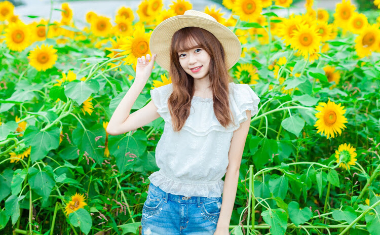 Vol 19 ひまわり畑で 写真映え するコーデとは Non No Web ファッション 美容 モデル情報を毎日お届け