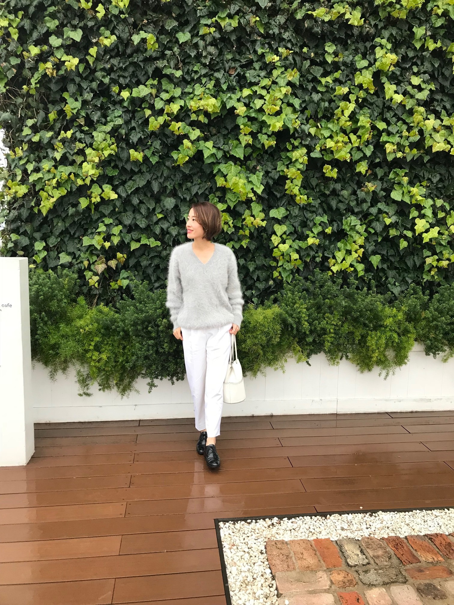 私の 冬の白 コーデはこちら グレーと馴染ませマニッシュスタイル ファッション誌marisol マリソル Online 40代 をもっとキレイに 女っぷり上々 私の 冬の白 コーデはこちら グレーと馴染ませマニッシュスタイル ファッション誌marisol マリソル Online 40代 をもっとキレイに 女っぷり上々