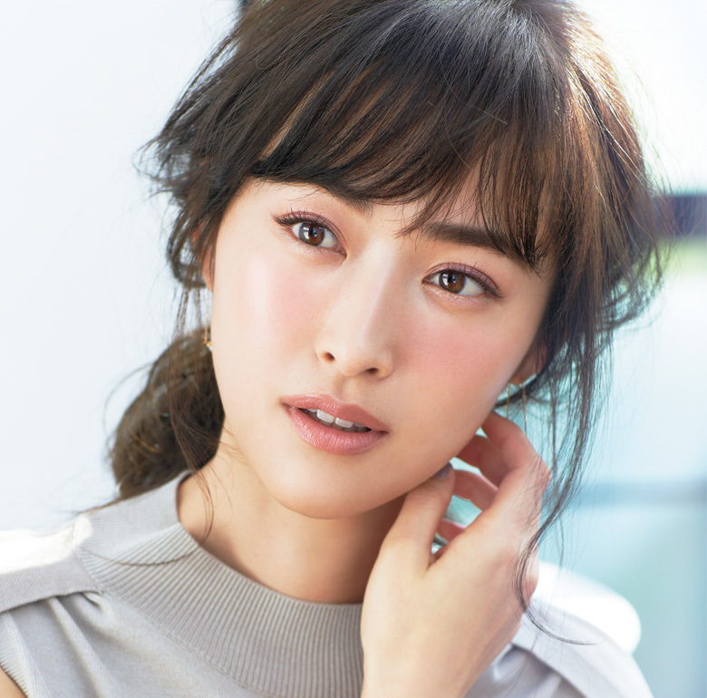 大人の女のモテメイクには 余裕 と 意思 が必須です ファッション誌marisol マリソル Online 40代をもっとキレイに 女 っぷり上々