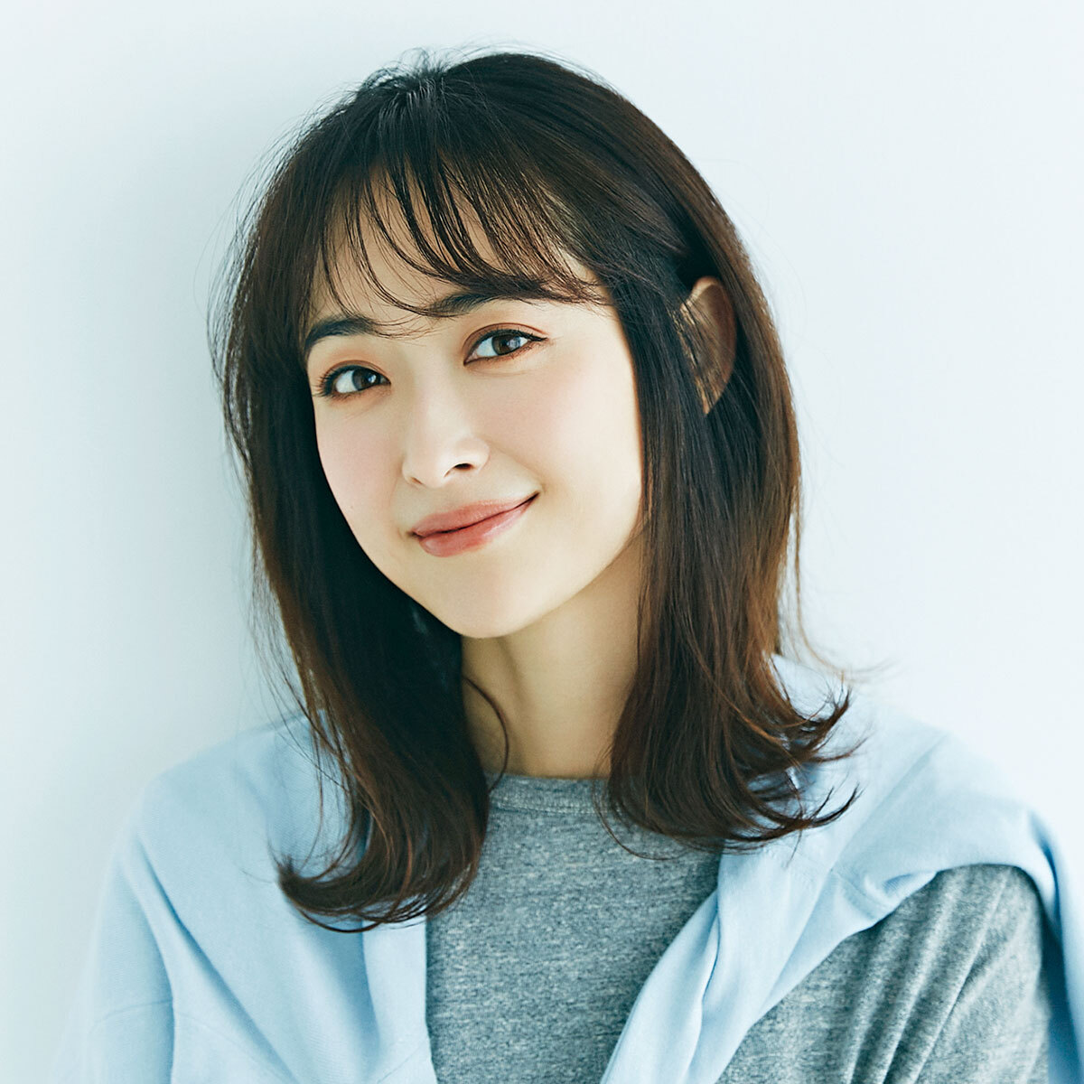 モデル樋場早紀 ペタ毛 or 猫毛派が目ざすのは、さらふわニュアンスストレート