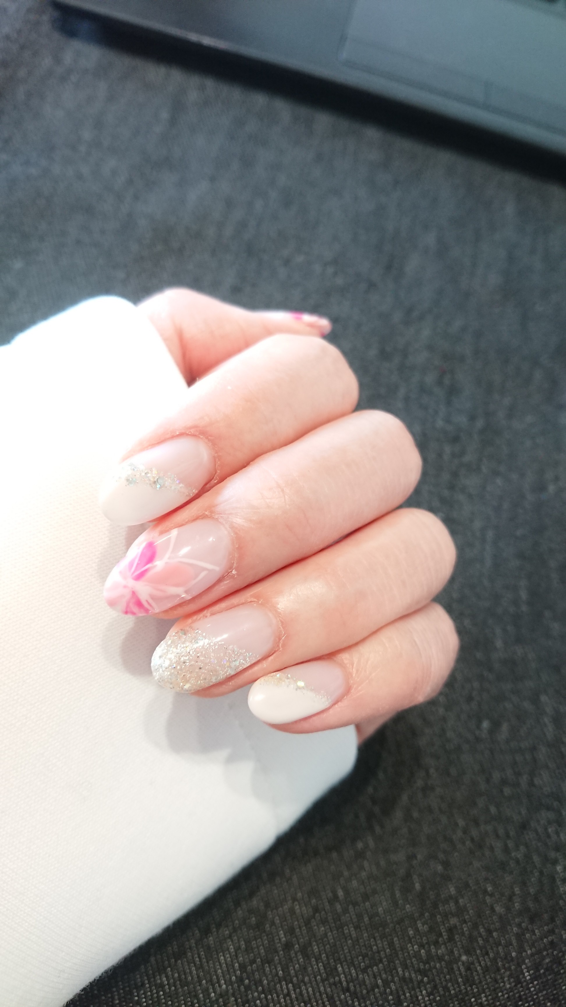 Lilyネイル に関する記事 Happy Plus One ハピプラワン