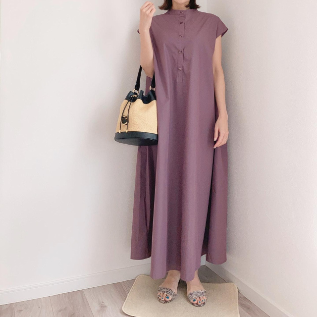 美女組 友田百子さんのシャツワンピース 姿