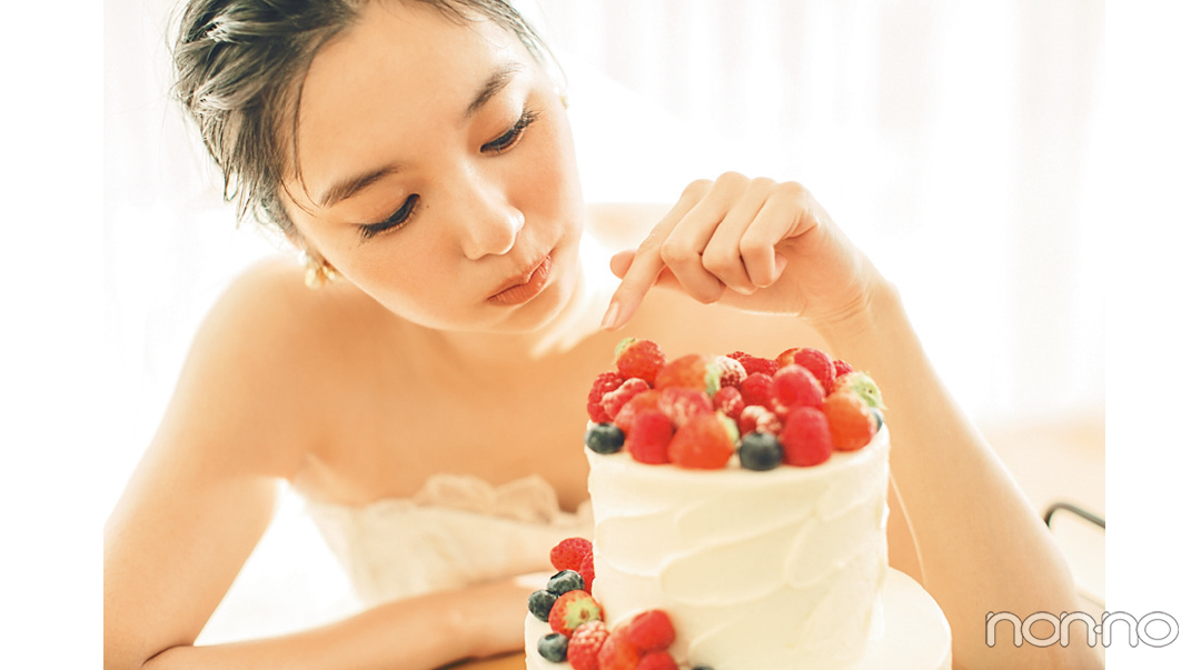 新川優愛、ウエディングドレス姿を披露! その後の気持ち&ケーキも♡【新川優愛のスイーツ連載special】_1_4