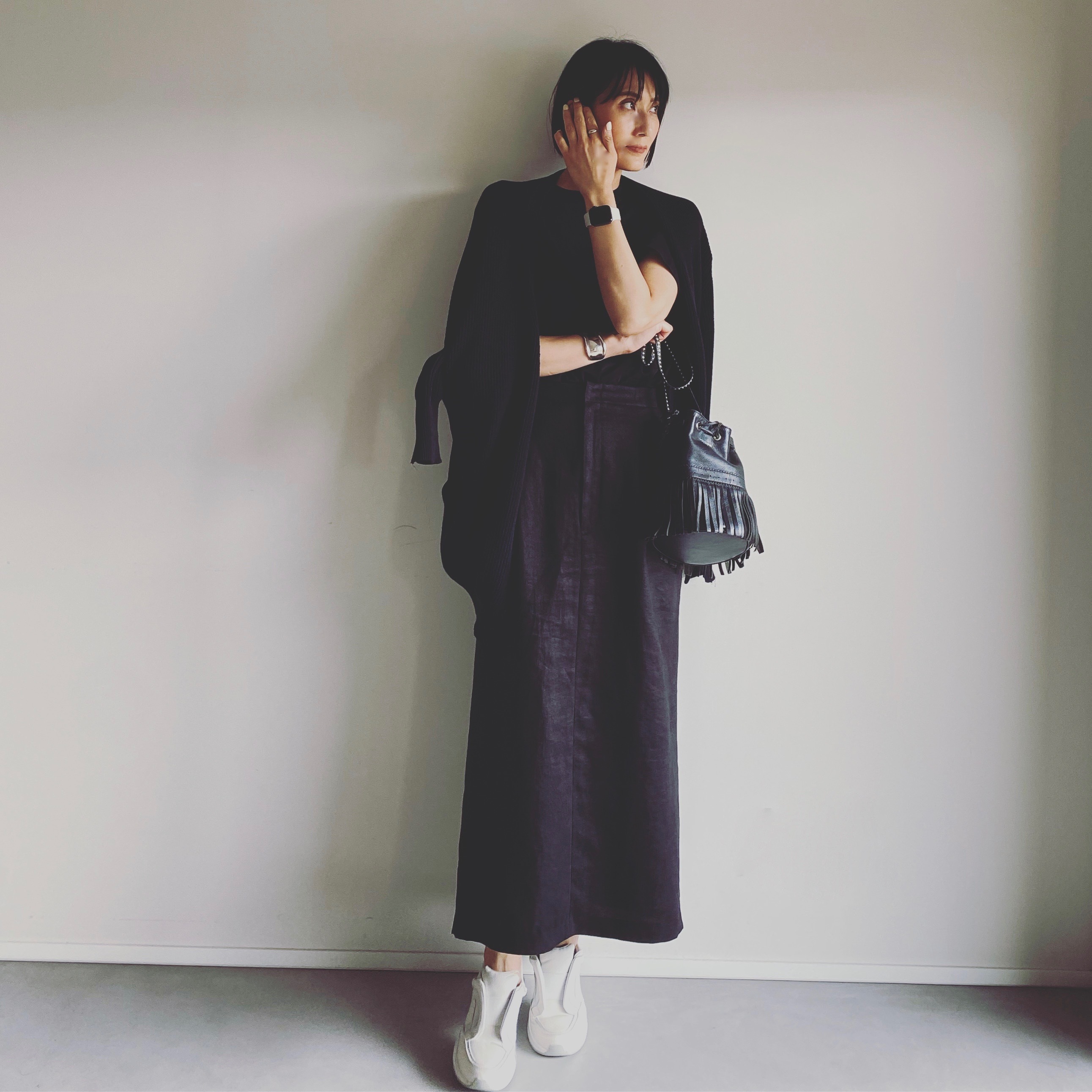 坪田あさみ アキレス・ソルボ スリッポン 着用写真 全身コーデ