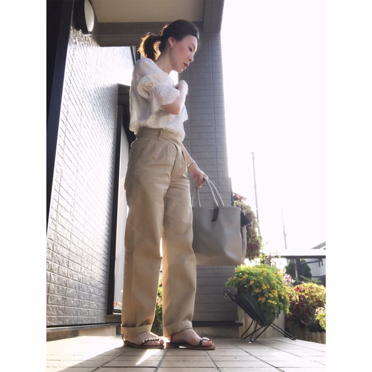 リアル通勤コーデ。日差しの強い月曜日はレースブラウスで涼しげに!_1_2