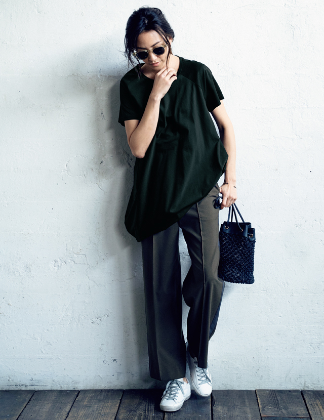 ELIN×éclat ギャザーTシャツコーデのRINA