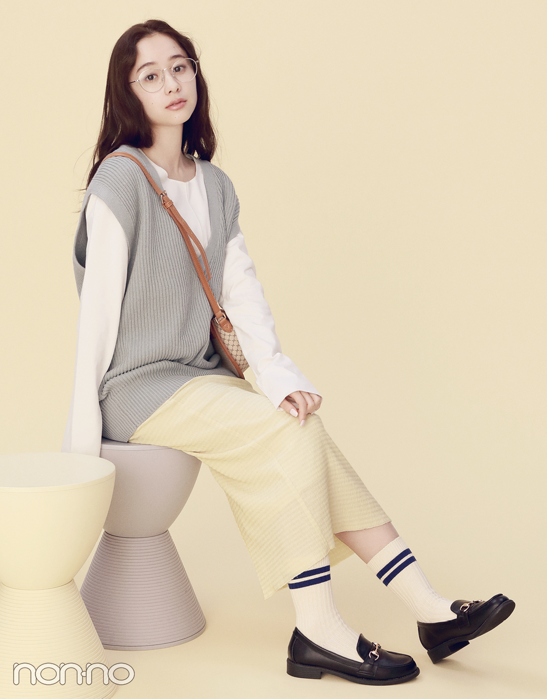堀田真由の春色ニュアンスコーデ1