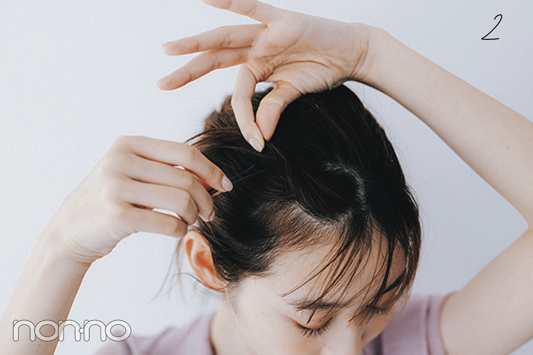 岡本夏美「三つ編みポニーヘアアレ」のモデルカット4