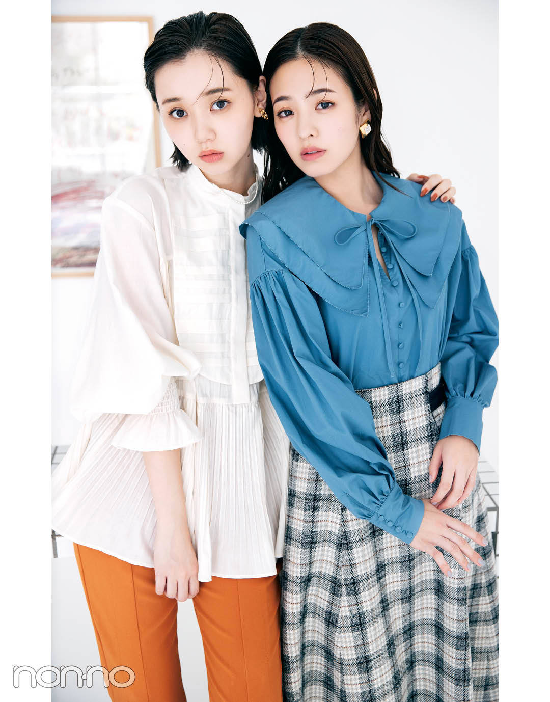 江野沢愛美と横田真悠の秋のクラシカルトップスモデルカット1-1