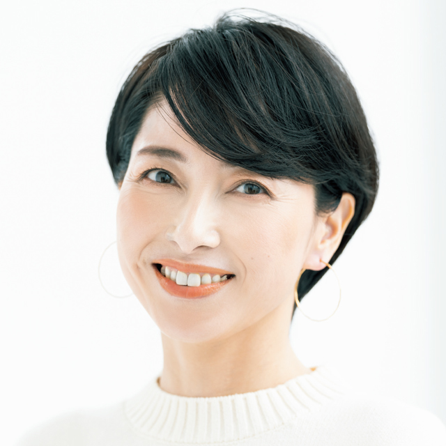 引き上げ 若見え効果が絶大なショートヘアって 50代髪型 ヘアスタイル Web Eclat 50代女性 のためのファッション ビューティ ライフスタイル最新情報