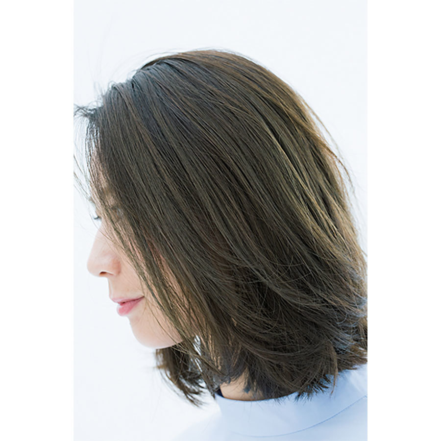 長く楽しめるスモーキーカラーに今すぐチェンジ 40代のボブヘア ファッション誌marisol マリソル Online 40代をもっとキレイに 女っぷり上々