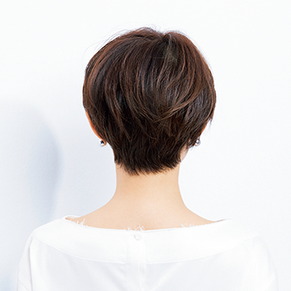 後ろから見た40代に似合う髪型ヘアスタイル人気ランキング1位