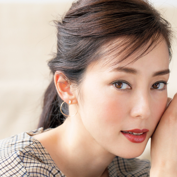 一気に上品華やかオーラを放つ「赤みブラウンリップ」【50代のリップ】_1_1