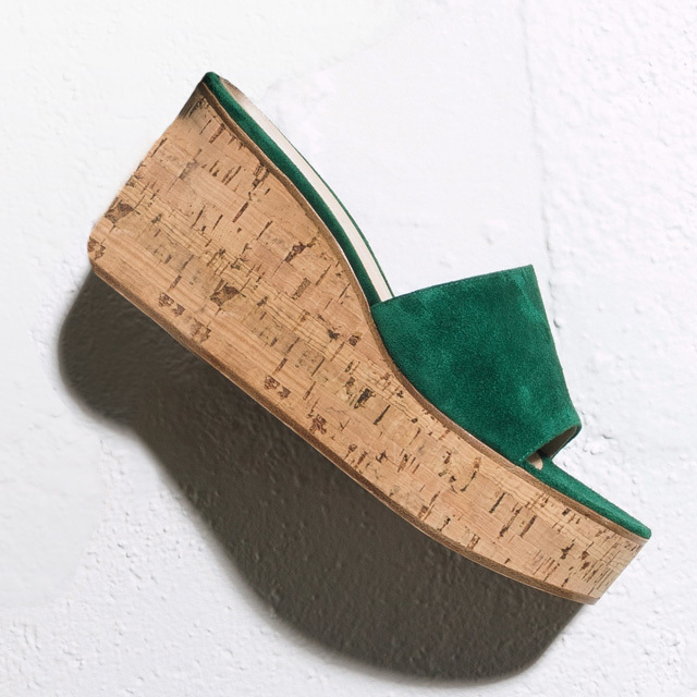 研ぎ澄まされたデザインからエッジーなものまで ウエッジソールサンダル 五選 Web Eclat 50代女性のためのファッション ビューティ ライフスタイル最新情報