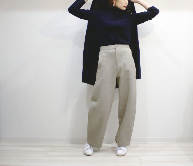 Uniqloのワイドパンツで４０代の美脚足長スタイル ファッション誌marisol マリソル Online 40代をもっとキレイに 女っぷり上々